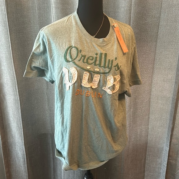 Green O Reilly's Pub Old Navy Tee - Picture 1 of 4
